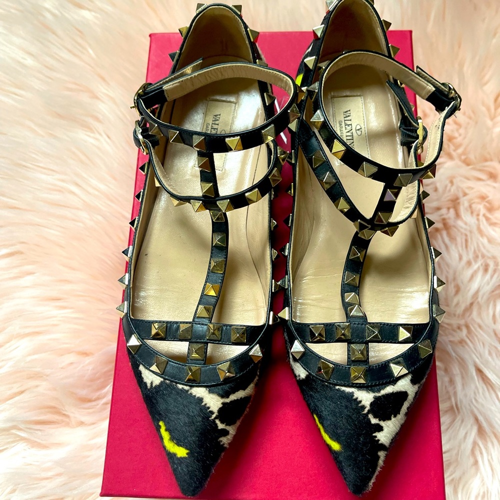 Valentino Garavani Stud Leopard Print Flatts